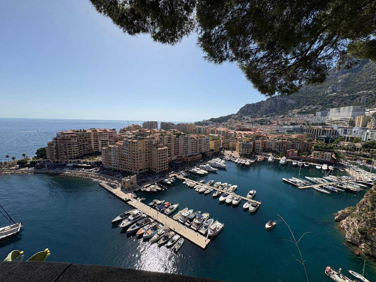 Zdjęcie Monako (1)2fb4aba5-034b-4774-9666-6509accddf1d.jpg w galerii Wycieczka po Europie - Monako